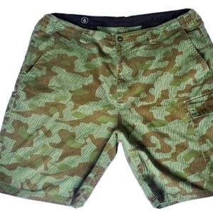 Volcom camo cargo shorts